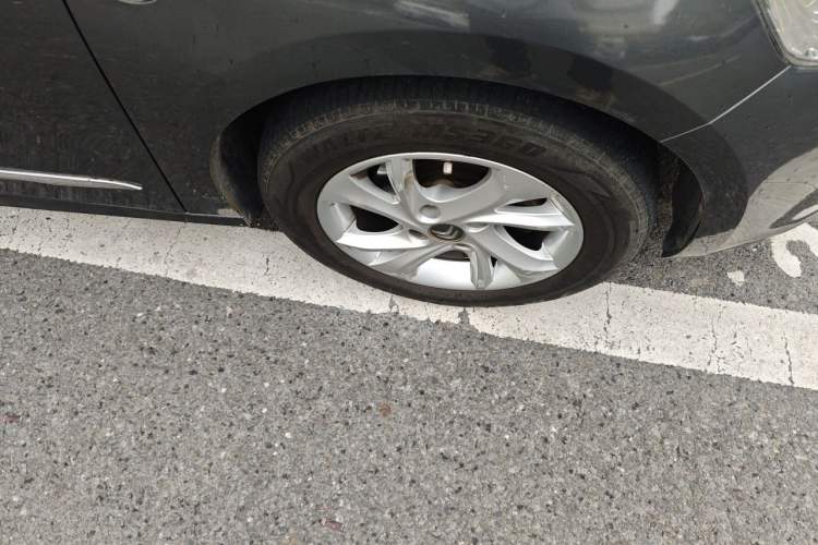 Used Citroen Elysee 2014 1.6L Manual Comfort Model Right Front Wheel Hub