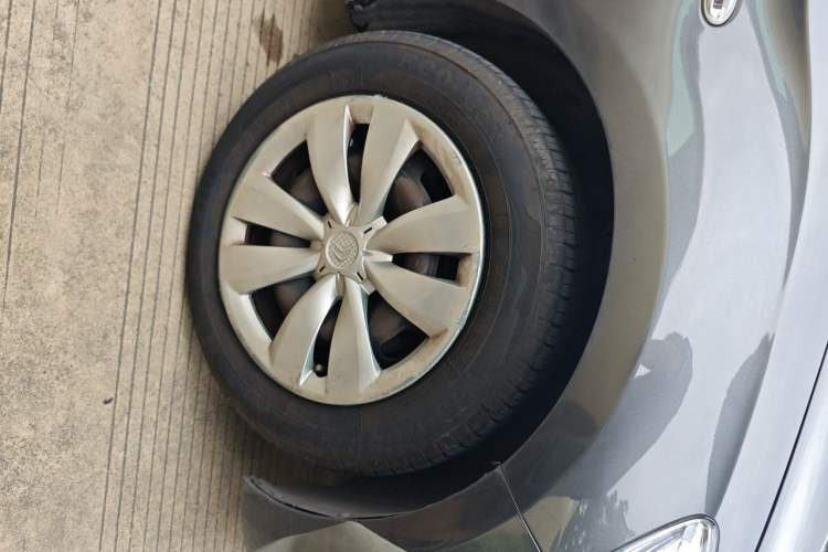 Used Citroen Elysee 2014 1.6L Automatic Fashion Model Right Front Wheel Hub