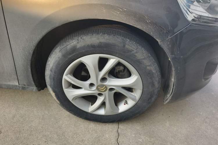Used Citroen Elysee 2014 1.6L Manual Fashion Model CNG Right Front Wheel Hub