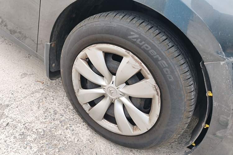 Used Citroen Elysee 2014 1.6L Manual Fashion Edition Right Front Wheel Hub