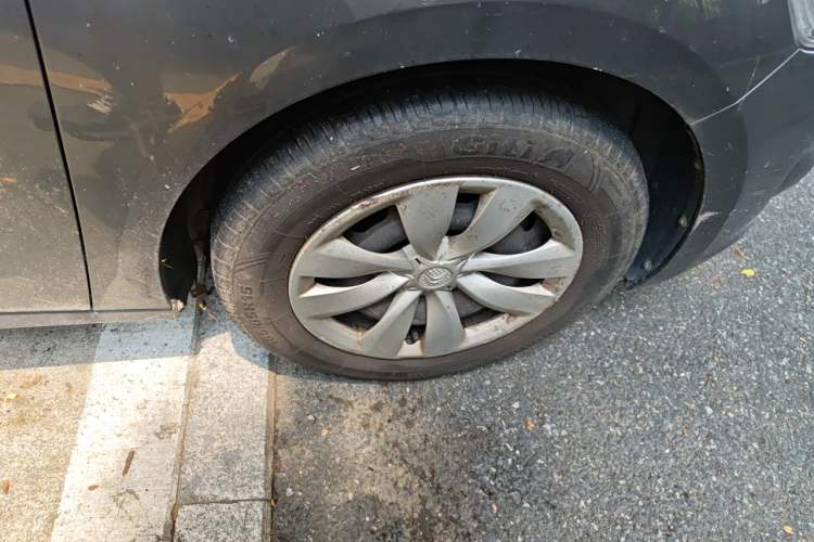 Used Citroen Elysee 2014 1.6L Manual Fashion Edition Right Front Wheel Hub