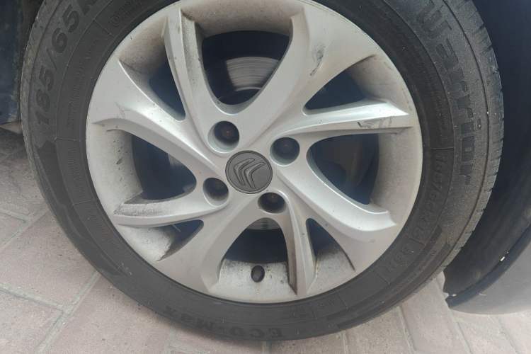 Used Citroen Elysee 2014 1.6L Automatic Luxury Model Right Front Wheel Hub