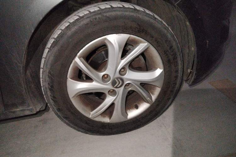 Used Citroen Elysee 2014 1.6L Manual Fashion Edition Right Front Wheel Hub