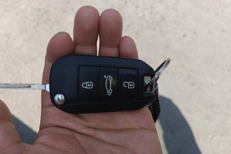 Used Citroen Elysee 2014 1.6L Automatic Fashion Model Vehicle Key