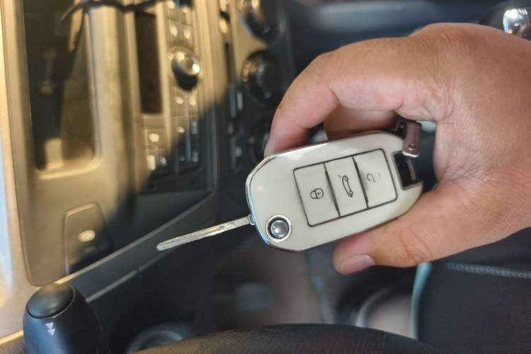 Used Citroen Elysee 2014 1.6L Manual Fashion Model CNG Vehicle Key