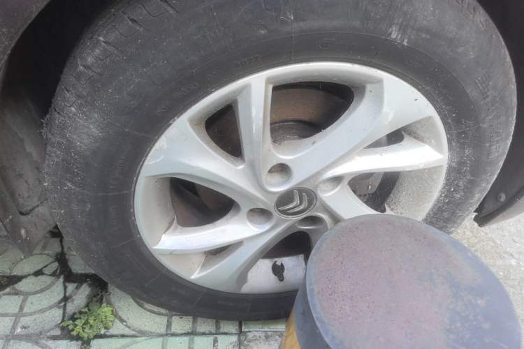 Used Citroen Elysee 2014 1.6L Manual Fashion Edition Right Front Wheel Hub