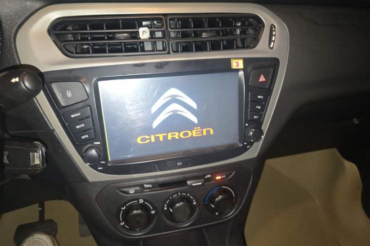 Used Citroen Elysee 2014 1.6L Automatic Fashion Model Audio And AC Panel