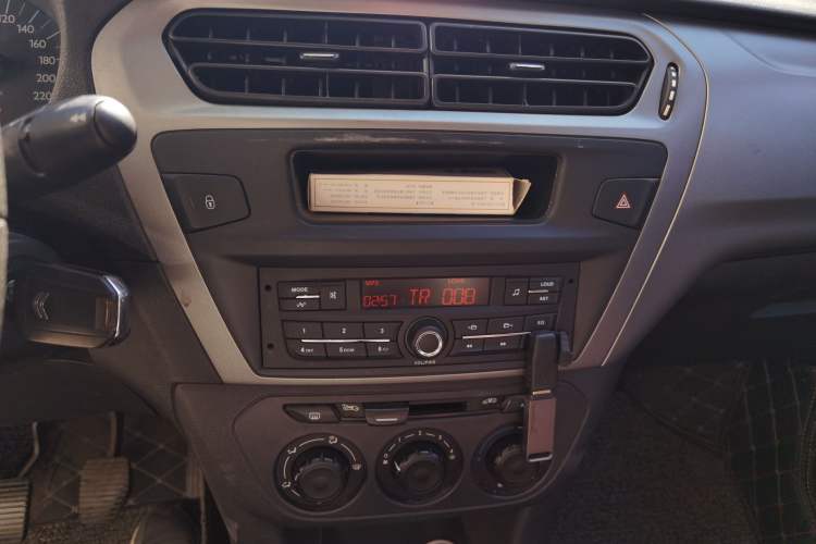 Used Citroen Elysee 2014 1.6L Manual Fashion Edition Audio And AC Panel