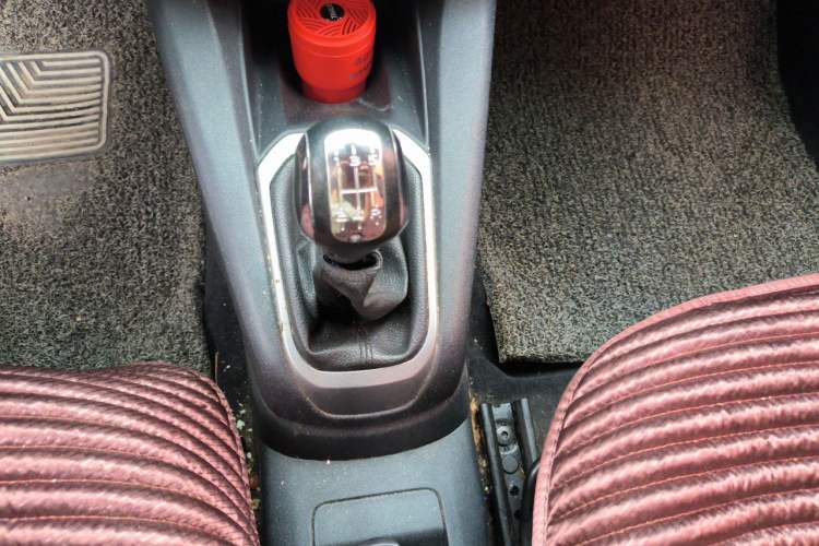 Used Citroen Elysee 2014 1.6L Manual Fashion Edition Gear Lever