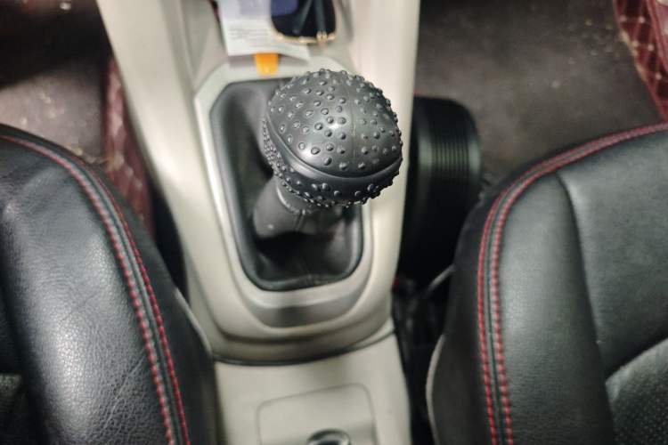 Used Citroen Elysee 2014 1.6L Manual Comfort Model Gear Lever