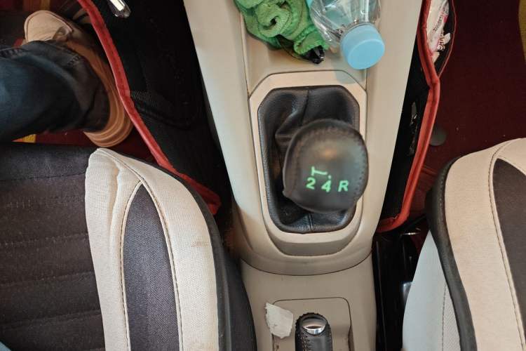 Used Citroen Elysee 2014 1.6L Manual Fashion Edition Gear Lever