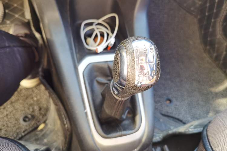 Used Citroen Elysee 2014 1.6L Manual Fashion Edition Gear Lever