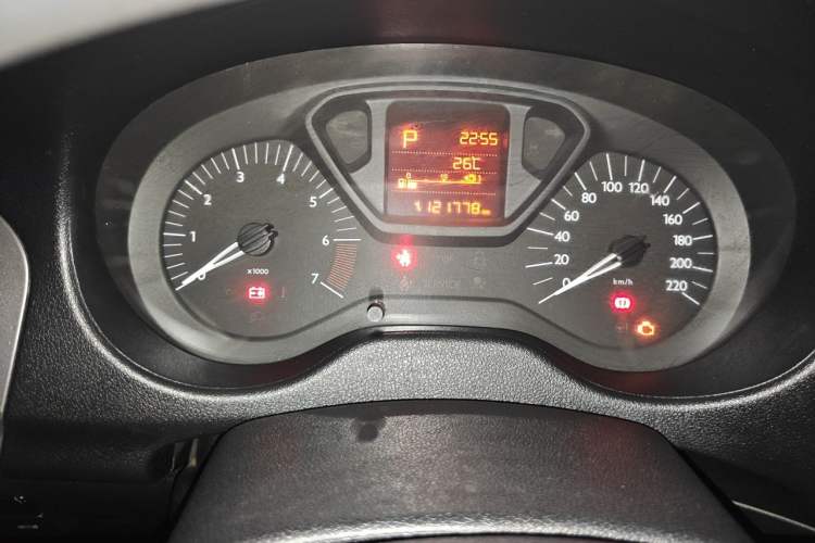 Used Citroen Elysee 2014 1.6L Automatic Fashion Model Odometer Close Up