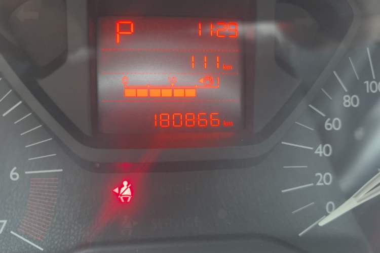 Used Citroen Elysee 2014 1.6L Automatic Fashion Model Odometer Close Up