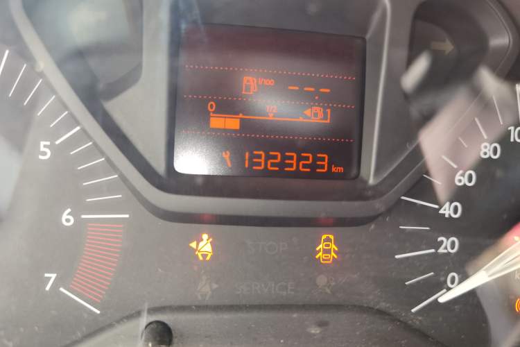 Used Citroen Elysee 2014 1.6L Manual Fashion Edition Odometer Close Up