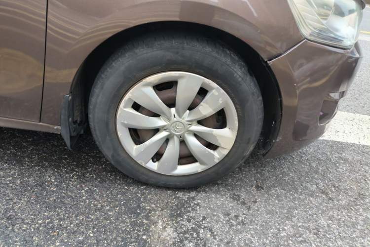 Used Citroen Elysee 2014 1.6L Manual Fashion Edition Right Front Wheel Hub