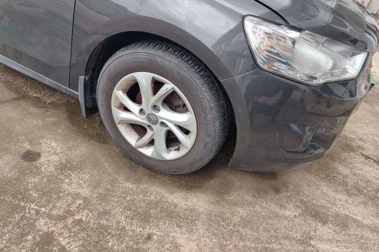 Used Citroen Elysee 2014 1.6L Manual Fashion Edition Right Front Wheel Hub