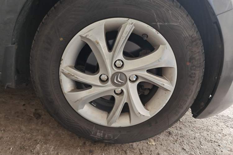 Used Citroen Elysee 2014 1.6L Manual Fashion Edition Right Front Wheel Hub