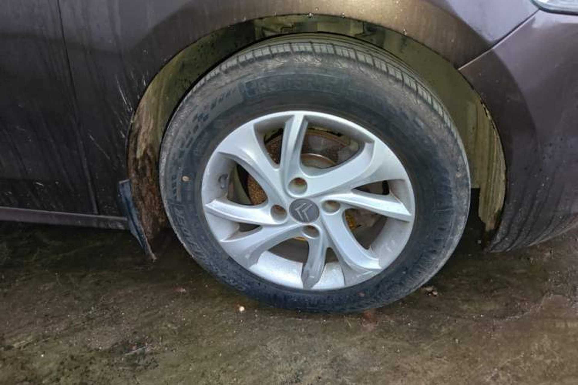 Used Citroen Elysee 2014 1.6L Manual Fashion Edition Right Front Wheel Hub