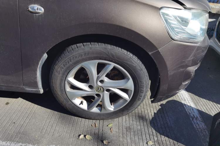 Used Citroen Elysee 2014 1.6L Manual Fashion Edition Right Front Wheel Hub