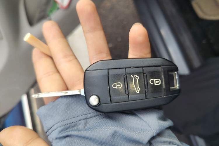 Used Citroen Elysee 2014 1.6L Manual Fashion Edition Vehicle Key