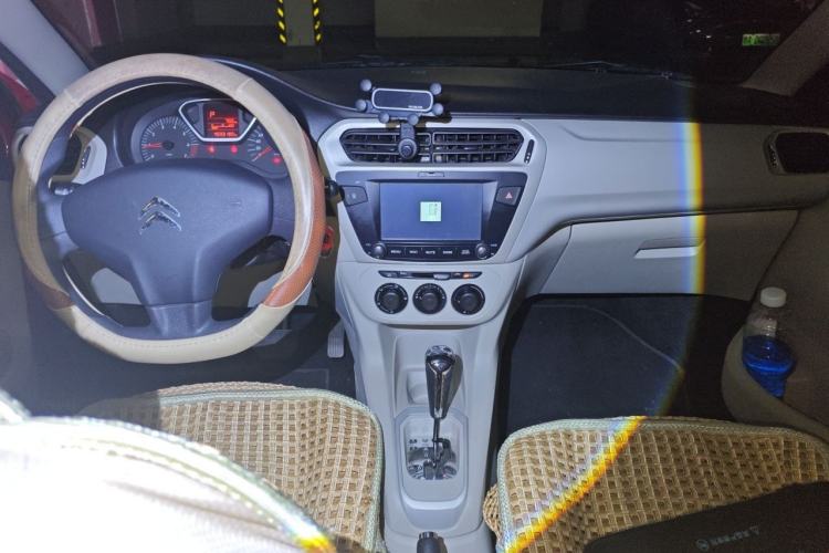 Used Citroen Elysee 2014 1.6L Automatic Comfort Model Center Console