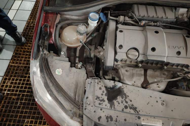 Used Citroen Elysee 2014 1.6L Manual Comfort Model Engine Bay Right