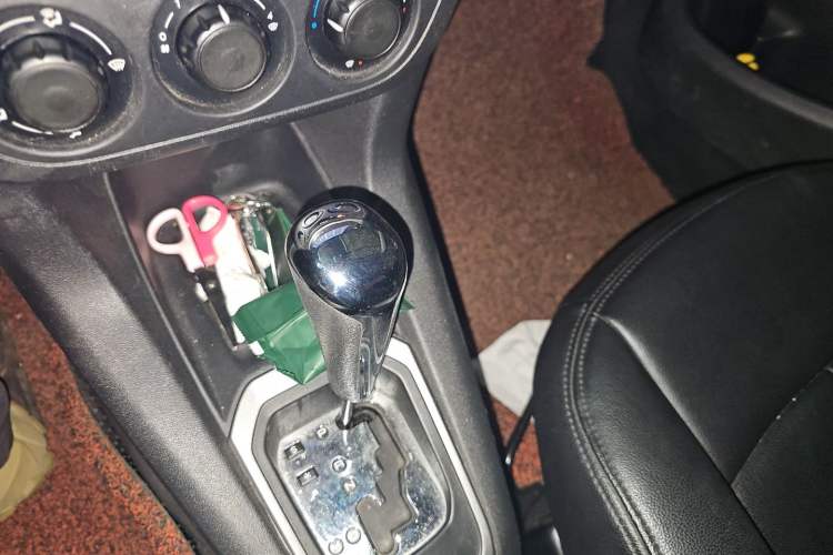 Used Citroen Elysee 2014 1.6L Automatic Fashion Model Gear Lever