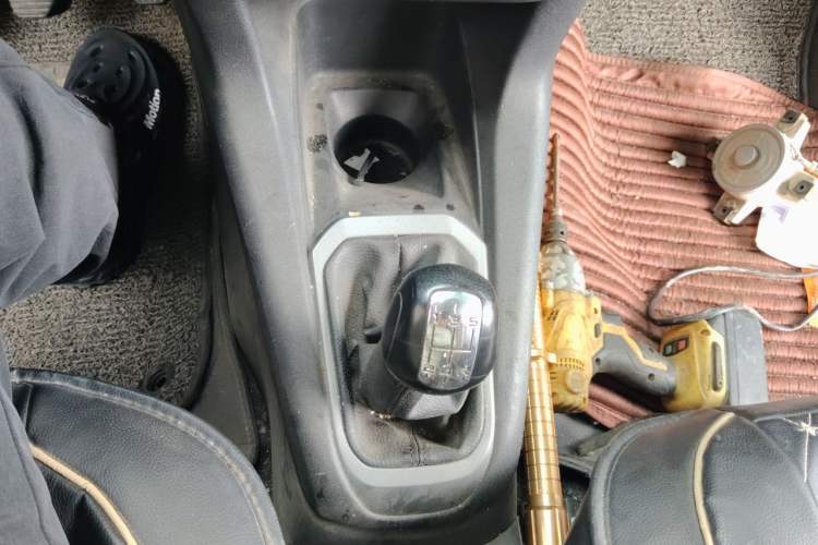 Used Citroen Elysee 2014 1.6L Manual Fashion Edition Gear Lever