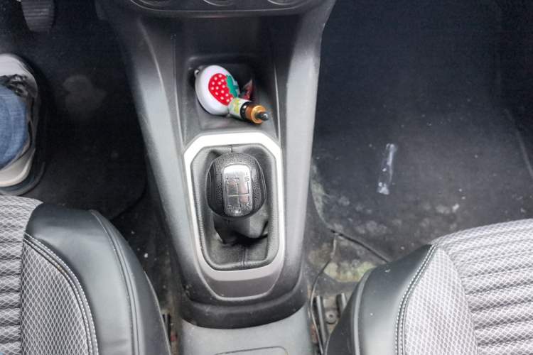 Used Citroen Elysee 2014 1.6L Manual Fashion Edition Gear Lever