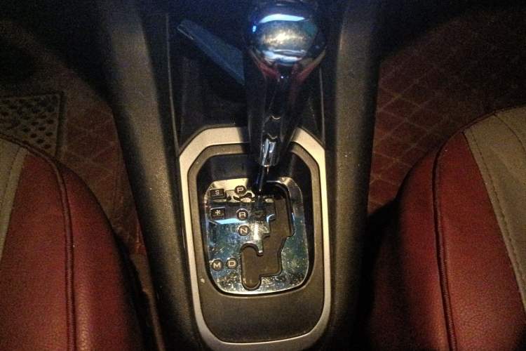 Used Citroen Elysee 2014 1.6L Automatic Fashion Model Gear Lever