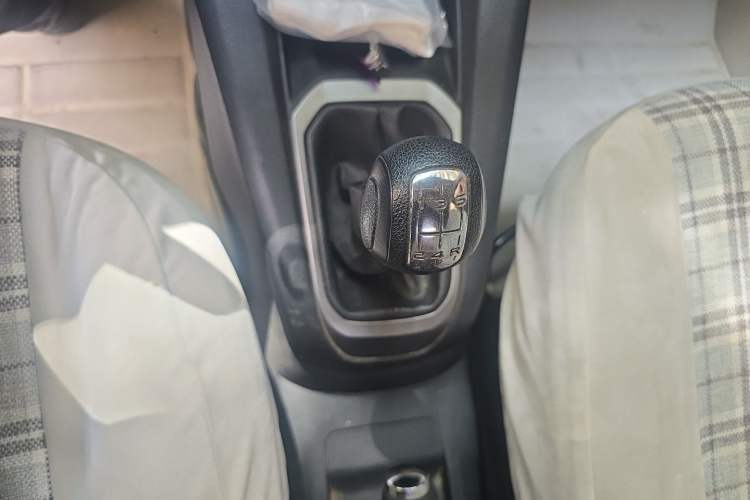 Used Citroen Elysee 2014 1.6L Manual Fashion Edition Gear Lever