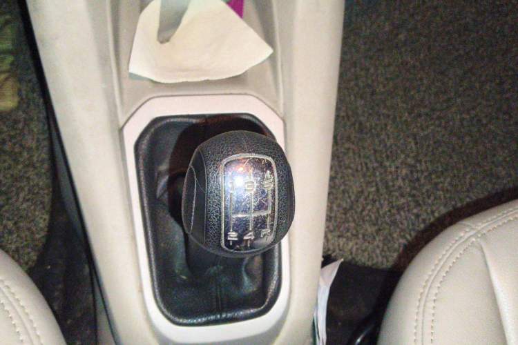 Used Citroen Elysee 2014 1.6L Manual Comfort Model Gear Lever