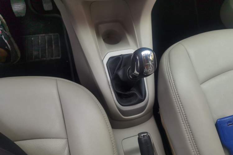 Used Citroen Elysee 2014 1.6L Manual Fashion Edition Gear Lever