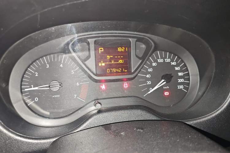 Used Citroen Elysee 2014 1.6L Automatic Fashion Model Odometer Close Up