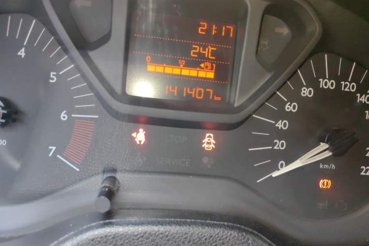 Used Citroen Elysee 2014 1.6L Manual Fashion Model CNG Odometer Close Up