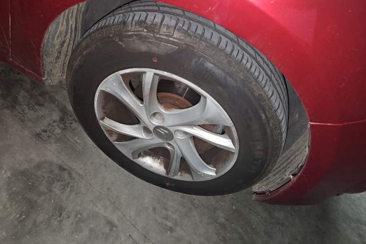 Used Citroen Elysee 2014 1.6L Automatic Fashion Model Right Front Wheel Hub