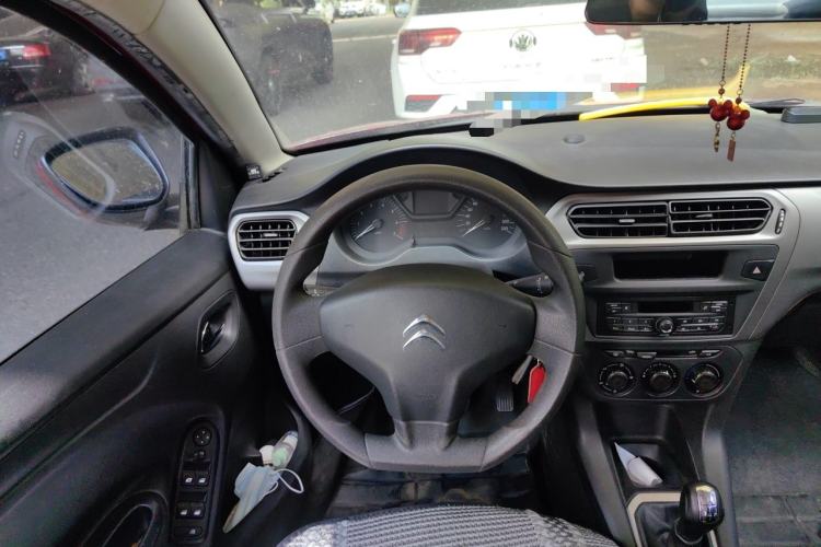 Used Citroen Elysee 2014 1.6L Manual Fashion Model CNG Steering Wheel