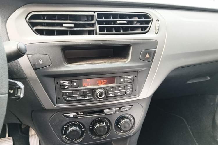 Used Citroen Elysee 2014 1.6L Manual Fashion Edition Audio And AC Panel