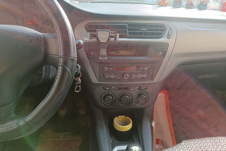 Used Citroen Elysee 2014 1.6L Manual Fashion Model CNG Audio And AC Panel