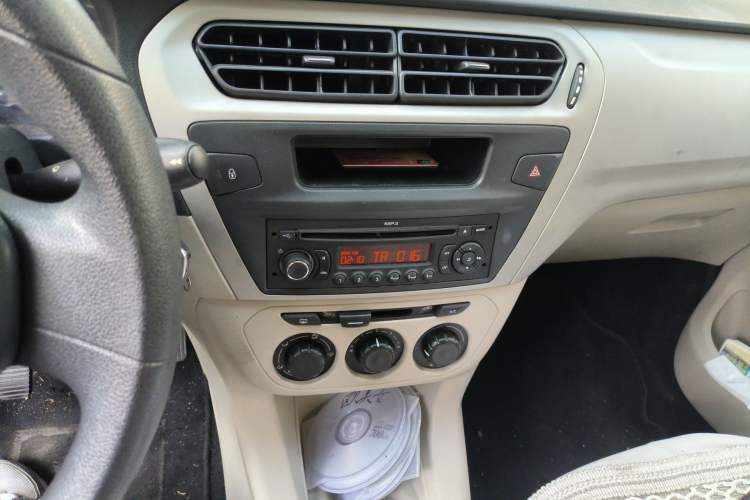 Used Citroen Elysee 2014 1.6L Manual Fashion Edition Audio And AC Panel