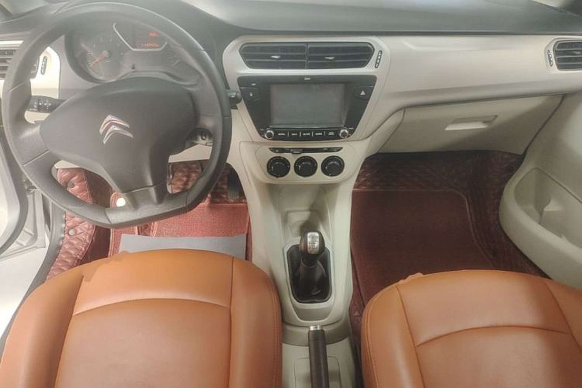 Used Citroen Elysee 2014 1.6L Manual Comfort Model Center Console