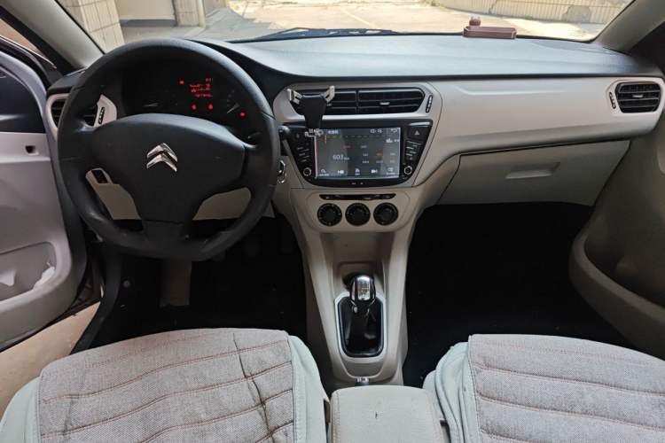 Used Citroen Elysee 2014 1.6L Manual Fashion Edition Center Console