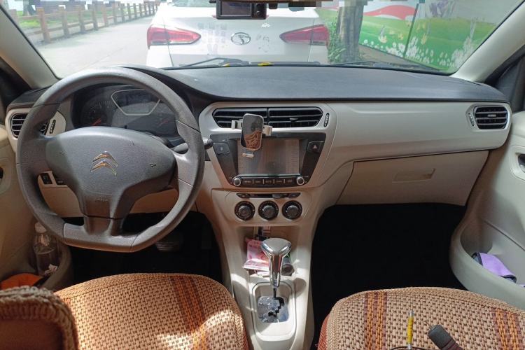 Used Citroen Elysee 2014 1.6L Automatic Fashion Model Center Console
