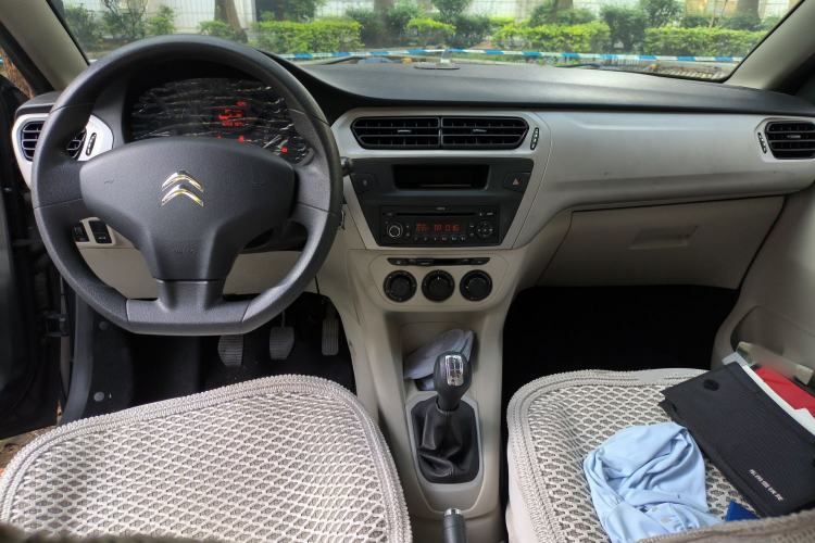 Used Citroen Elysee 2014 1.6L Manual Fashion Edition Center Console