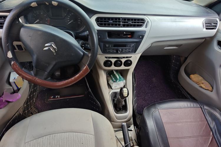Used Citroen Elysee 2014 1.6L Manual Fashion Edition Center Console