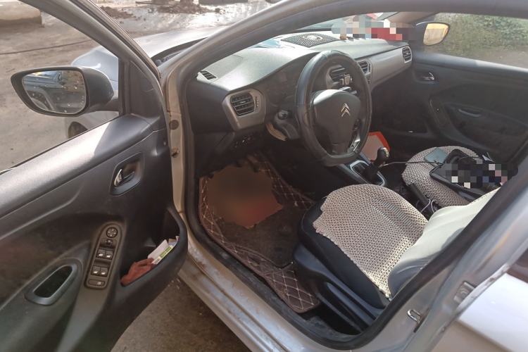 Used Citroen Elysee 2014 1.6L Manual Fashion Model CNG Driver Seat