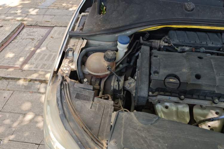 Used Citroen Elysee 2014 1.6L Manual Comfort Model Engine Bay Right