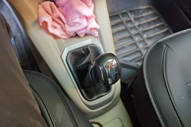 Used Citroen Elysee 2014 1.6L Manual Comfort Model Gear Lever