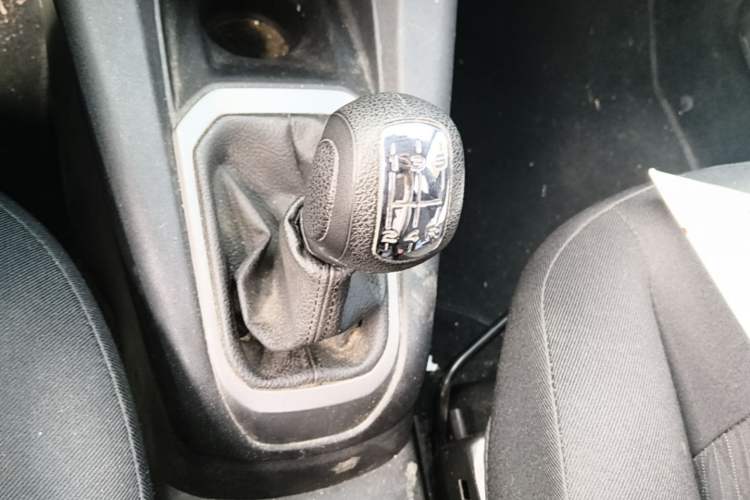 Used Citroen Elysee 2014 1.6L Manual Fashion Edition Gear Lever